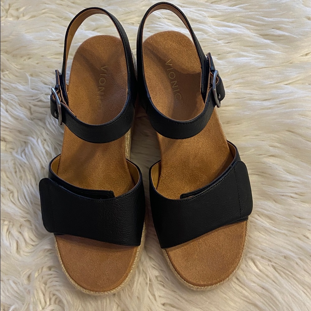 VIONIC Black Wedge Sandals SIZE 9.5 Wide BNWOT see all photos so beautiful - Picture 4 of 13